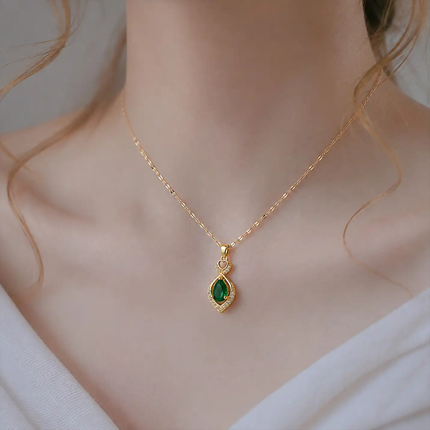 Gold Emerald Teardrop Pendant Necklace